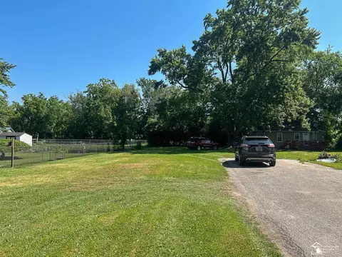 1137 E 8th, Monroe, MI 48161 photo 3