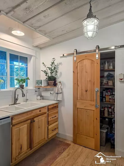 Kitchen - 621 Baldwin, Monroe, MI 48162 photo 4 of 7
