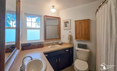 Bath - 621 Baldwin, Monroe, MI 48162 photo 1 of 2