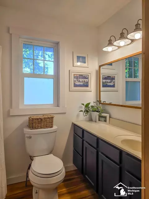 Bath - 621 Baldwin, Monroe, MI 48162 photo 2 of 2