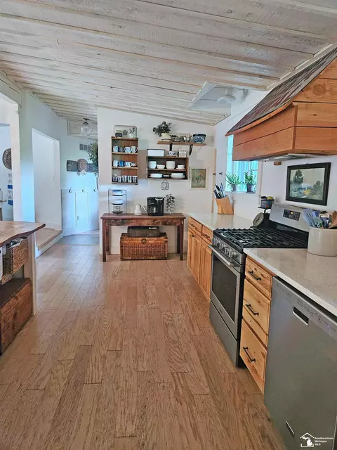 Kitchen - 621 Baldwin, Monroe, MI 48162 photo 5 of 7
