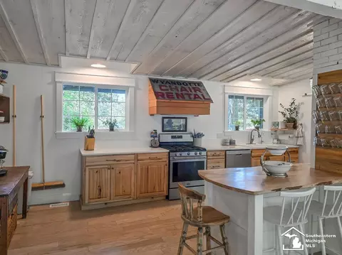 Kitchen - 621 Baldwin, Monroe, MI 48162 photo 7 of 7