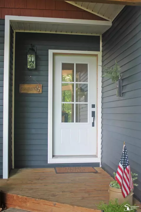 Exterior - 621 Baldwin, Monroe, MI 48162 photo 3 of 16