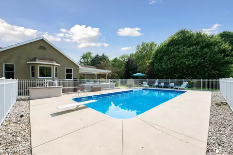 Exterior - 7131 Jackman, Temperance, MI 48182 photo 12 of 17