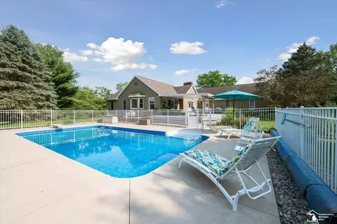 Exterior - 7131 Jackman, Temperance, MI 48182 photo 14 of 17