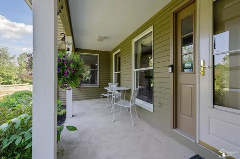 Exterior - 7131 Jackman, Temperance, MI 48182 photo 6 of 17