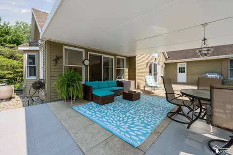 Exterior - 7131 Jackman, Temperance, MI 48182 photo 7 of 17