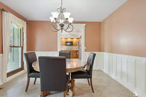 Dining - 7131 Jackman, Temperance, MI 48182 photo 1 of 4