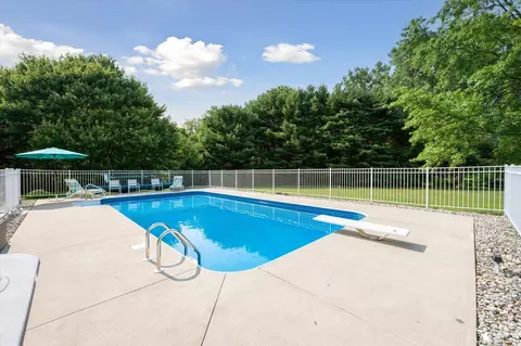 Exterior - 7131 Jackman, Temperance, MI 48182 photo 11 of 17