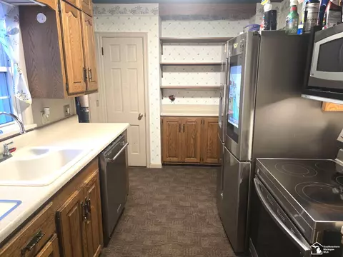 Kitchen - 476 Borgess, Monroe, MI 48162 photo 2 of 2
