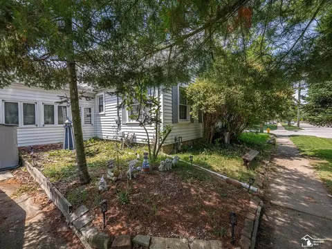 Exterior - 476 Borgess, Monroe, MI 48162 photo 4 of 7