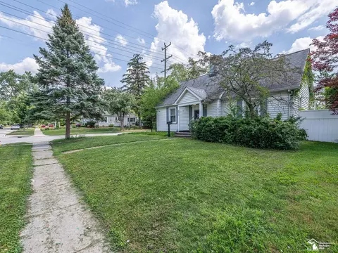 Exterior - 476 Borgess, Monroe, MI 48162 photo 5 of 7