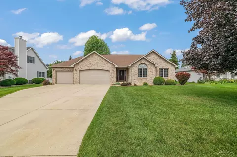 1381 Briarson, Saginaw, MI 48638