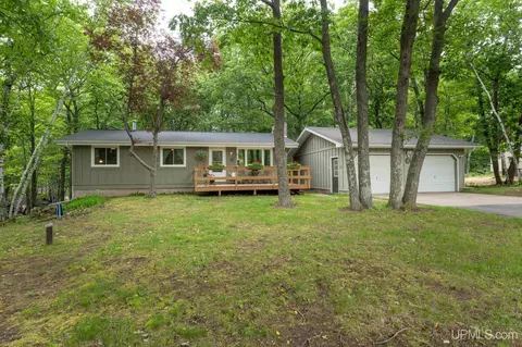 39 Southfork, Marquette, MI 49855