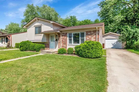 632 John Rolfe, Monroe, MI 48162