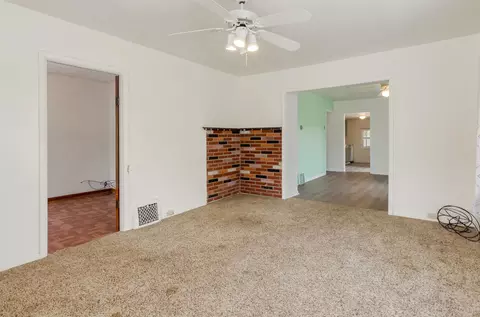Living - 508 N Silverleaf, Gladwin, MI 48624 photo 3 of 6