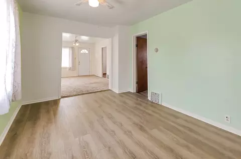 Living - 508 N Silverleaf, Gladwin, MI 48624 photo 5 of 6