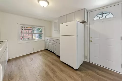 Kitchen - 508 N Silverleaf, Gladwin, MI 48624 photo 4 of 5