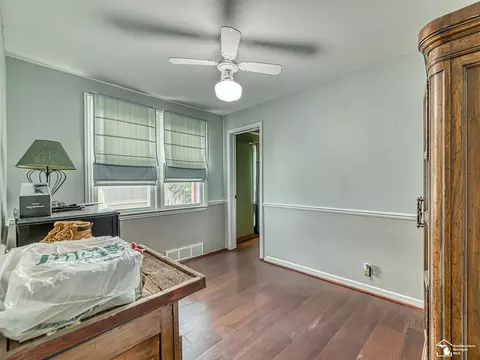 Bedroom - 5825 Edgewood, Monroe, MI 48161 photo 1 of 2