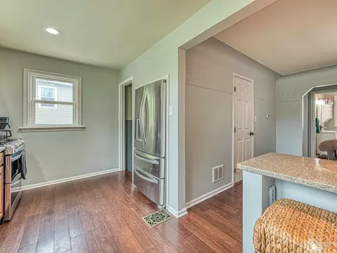 Kitchen - 5825 Edgewood, Monroe, MI 48161 photo 3 of 4
