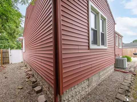 Exterior - 5825 Edgewood, Monroe, MI 48161 photo 7 of 7