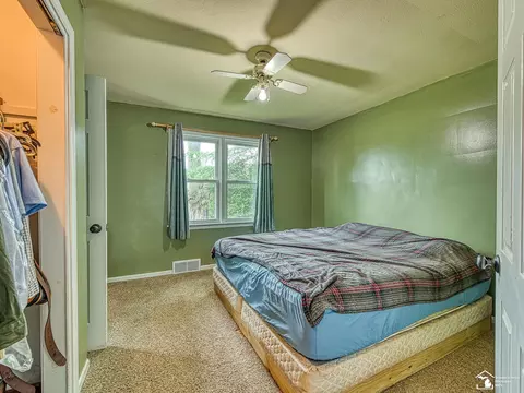 Bedroom - 5825 Edgewood, Monroe, MI 48161 photo 2 of 2