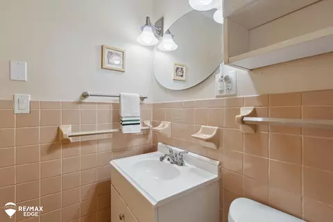 Bath - 1201 Gilbert, Flint, MI 48532 photo 2 of 4