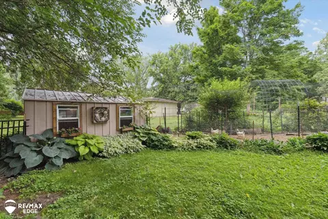 Exterior - 1201 Gilbert, Flint, MI 48532 photo 7 of 10