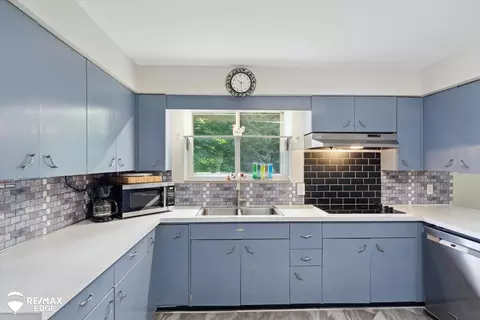 Kitchen - 1201 Gilbert, Flint, MI 48532 photo 4 of 5