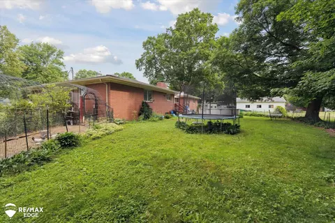 Exterior - 1201 Gilbert, Flint, MI 48532 photo 4 of 10