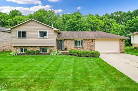 6244 Malzahn, Shelby Township, MI 48316