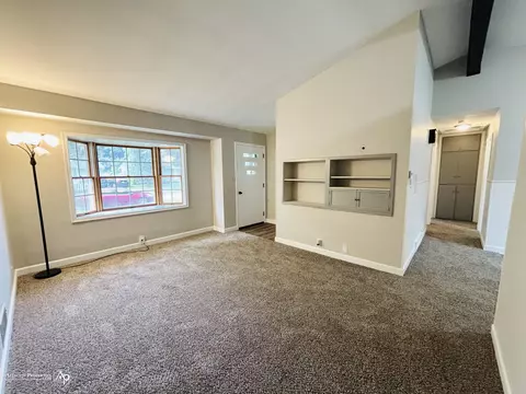 Living - 405 Sequoia, Davison, MI 48423 photo 2 of 2