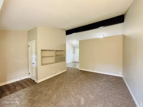 Living - 405 Sequoia, Davison, MI 48423 photo 1 of 2