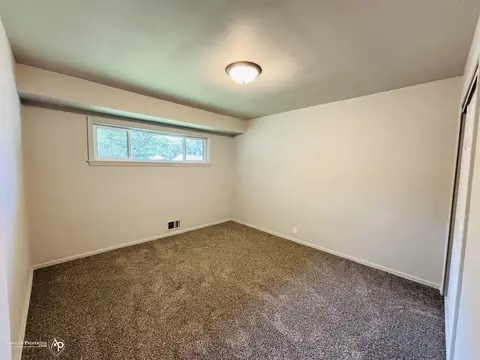 Bedroom - 405 Sequoia, Davison, MI 48423 photo 2 of 4