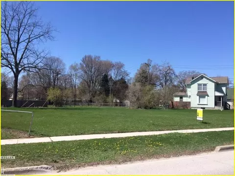 58999 Main, New Haven, MI 48048