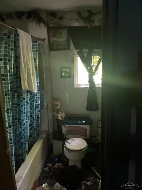 Bath - 359 Cedar, Benton Harbor, MI 49022 photo 1 of 1