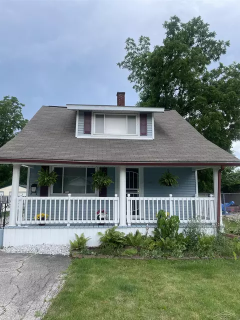 2205 Owen, Saginaw, MI 48601