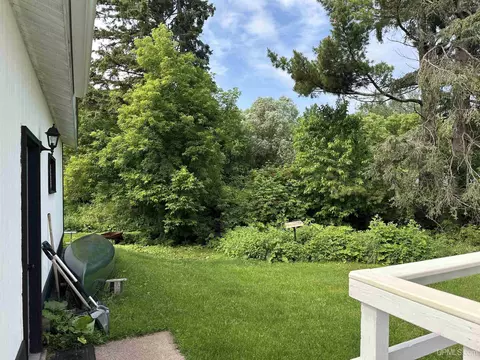136 Salisbury, Ishpeming, MI 49849 photo 3