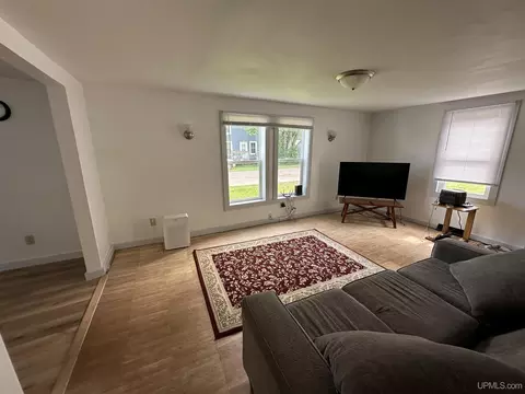 136 Salisbury, Ishpeming, MI 49849 photo 18