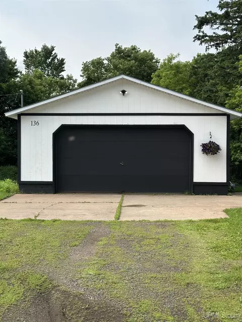 136 Salisbury, Ishpeming, MI 49849 photo 4