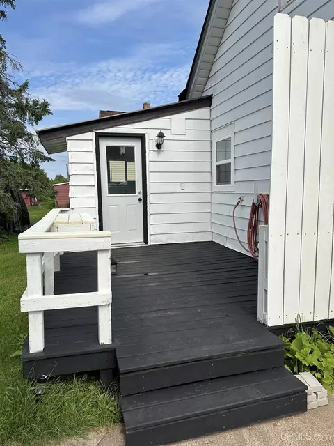 136 Salisbury, Ishpeming, MI 49849 photo 5