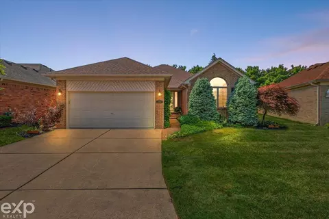 41827 Fairmouth Park, Clinton Township, MI 48038