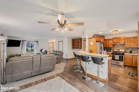 212 Darrow, Clio, MI 48420 photo 7