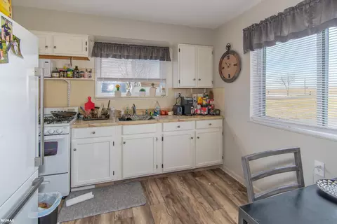 Kitchen - 6123 Pointe Tremble, Algonac, MI 48001 photo 2 of 4