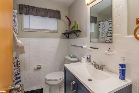Bath - 6123 Pointe Tremble, Algonac, MI 48001 photo 3 of 5