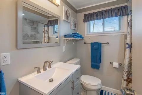 Bath - 6123 Pointe Tremble, Algonac, MI 48001 photo 4 of 5