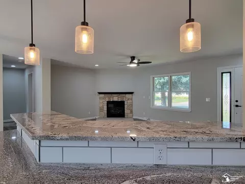 Living - 2844 1st, Monroe, MI 48162 photo 5 of 7
