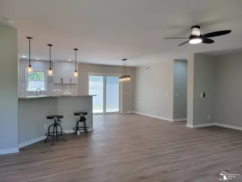 Living - 2844 1st, Monroe, MI 48162 photo 4 of 7