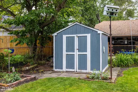 425 Madison, Grosse Pointe Farms, MI 48236 photo 24