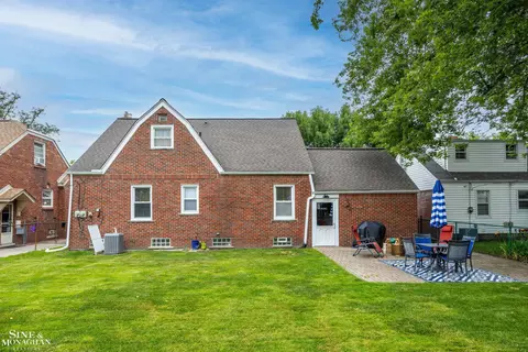 425 Madison, Grosse Pointe Farms, MI 48236 photo 20